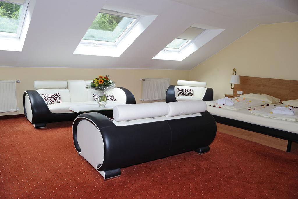 Hotel Schlangenbader Hof Ruang foto