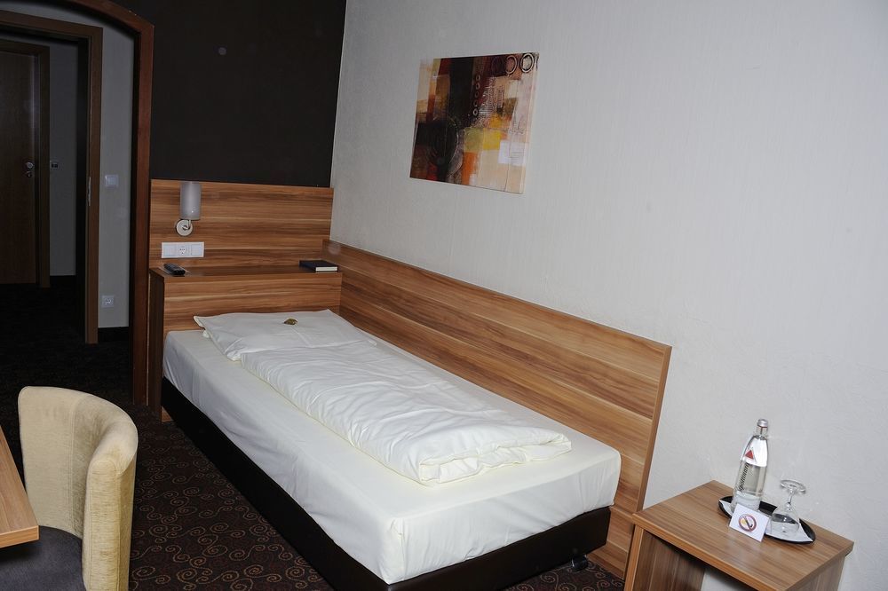 Hotel Schlangenbader Hof Bagian luar foto