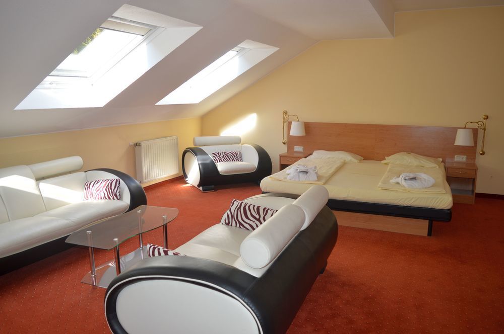 Hotel Schlangenbader Hof Bagian luar foto